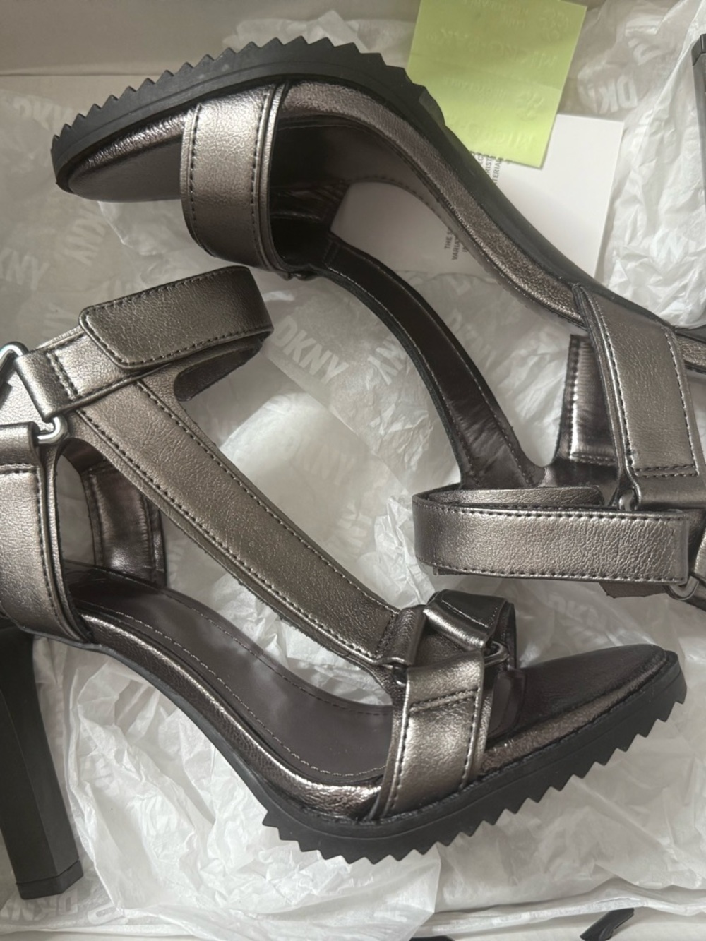 DKNY Women's Bayli Ankle Strap Heeled Sandals MetaliCalf Lea Gunmetal Gum US:6.5